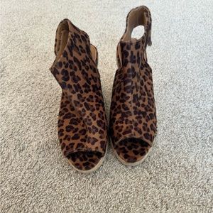 New Clarabel Kelsi Dagger Leopard Platform Wedge Sandals